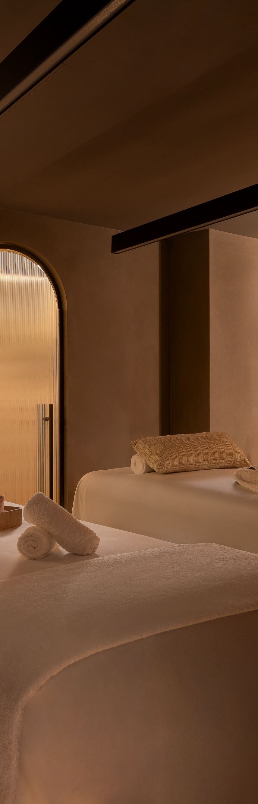 Spa beds for couple treatment 