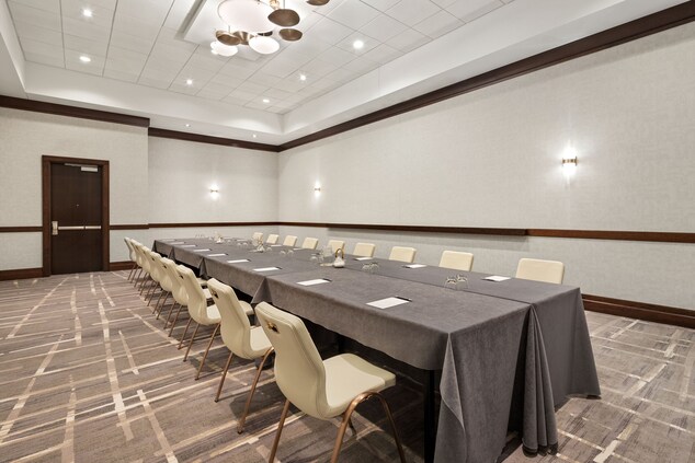 Cahill Conference Room 