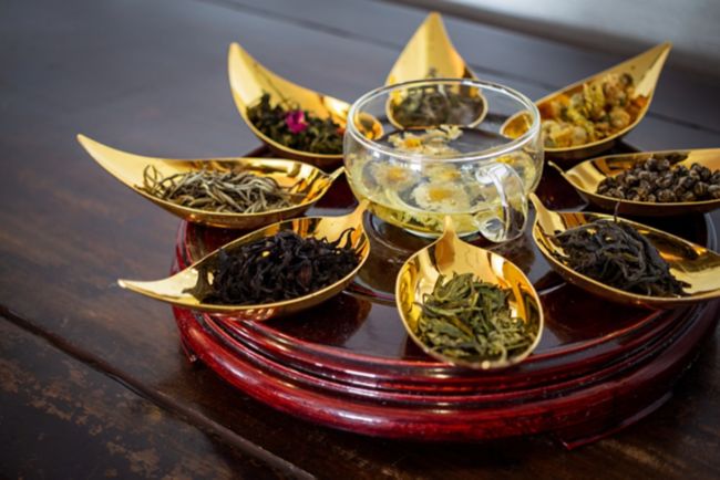 You can enjoy carefully selected Chinese tea at th