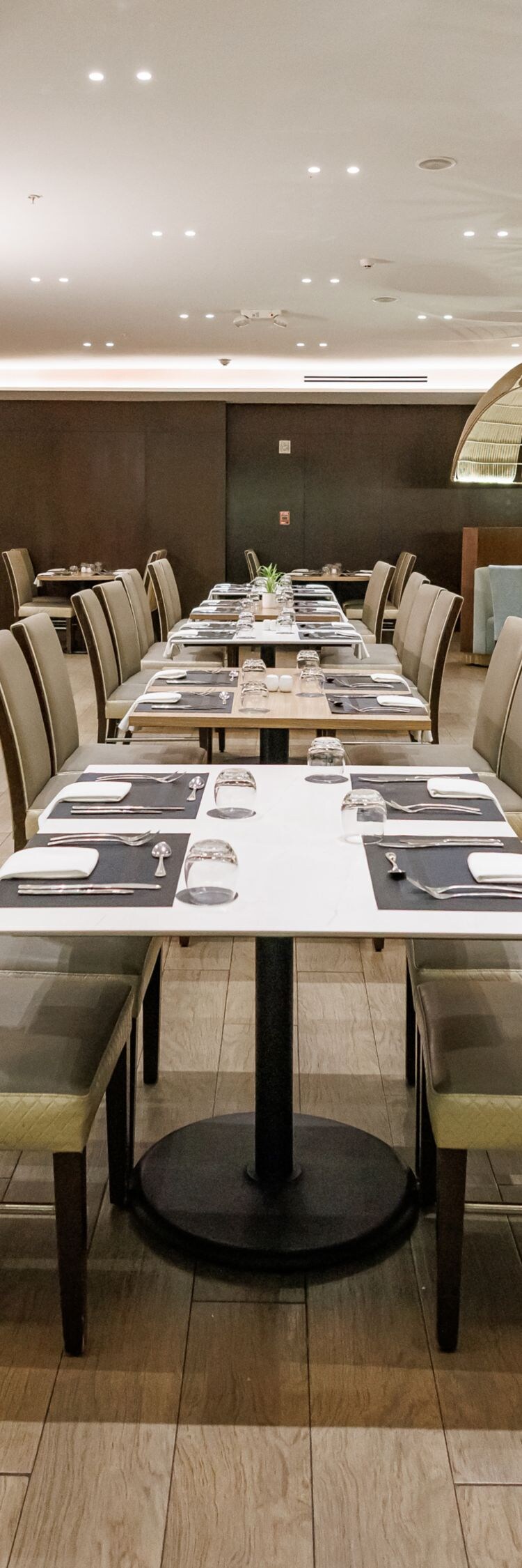 Origen Restaurant & Bar, located in lobby área 