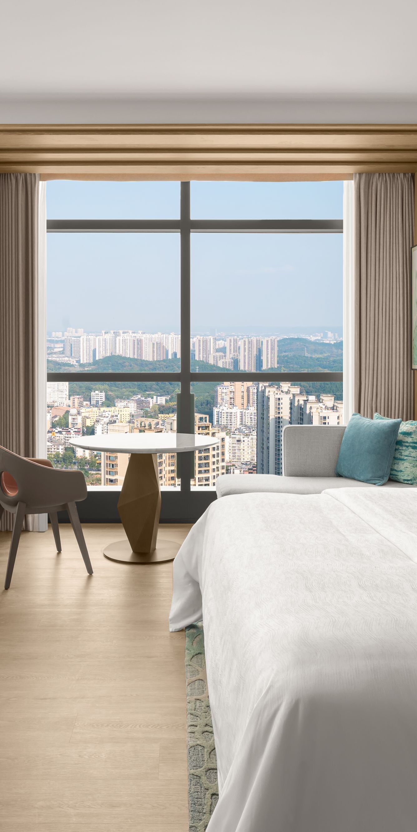 Deluxe Riverview King Corner with View
