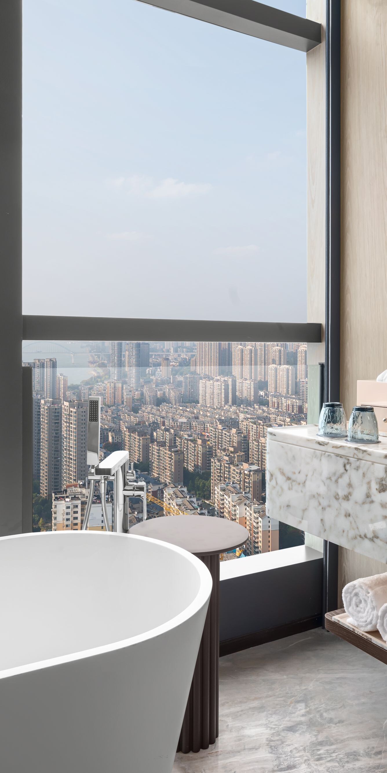 Deluxe Riverview King Corner Bathroom.