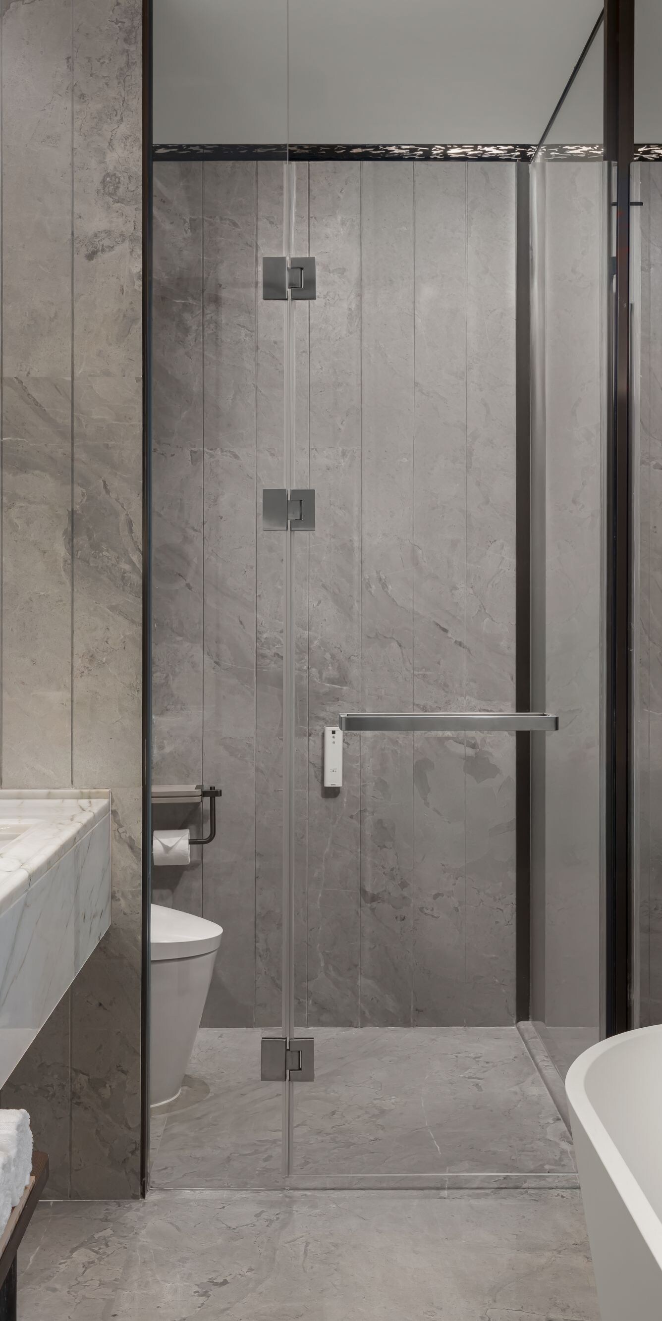 Executive Suite Bathroom