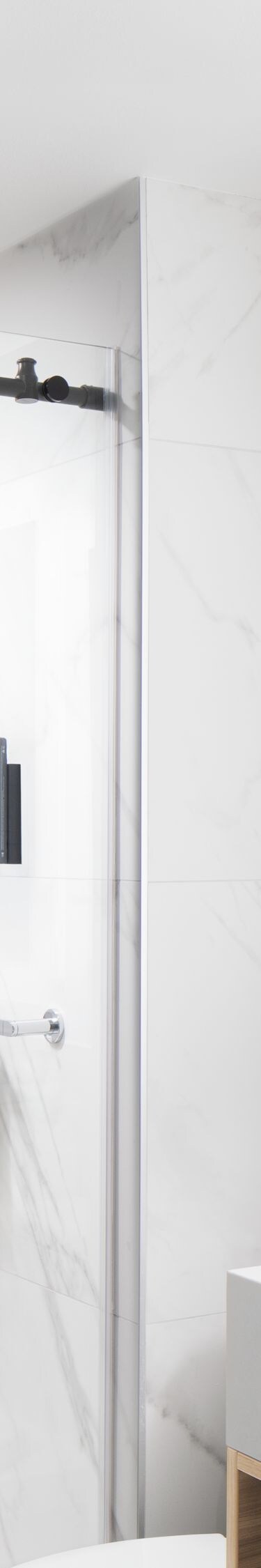 douche à l'italienne, portes en verre, meuble de toilette