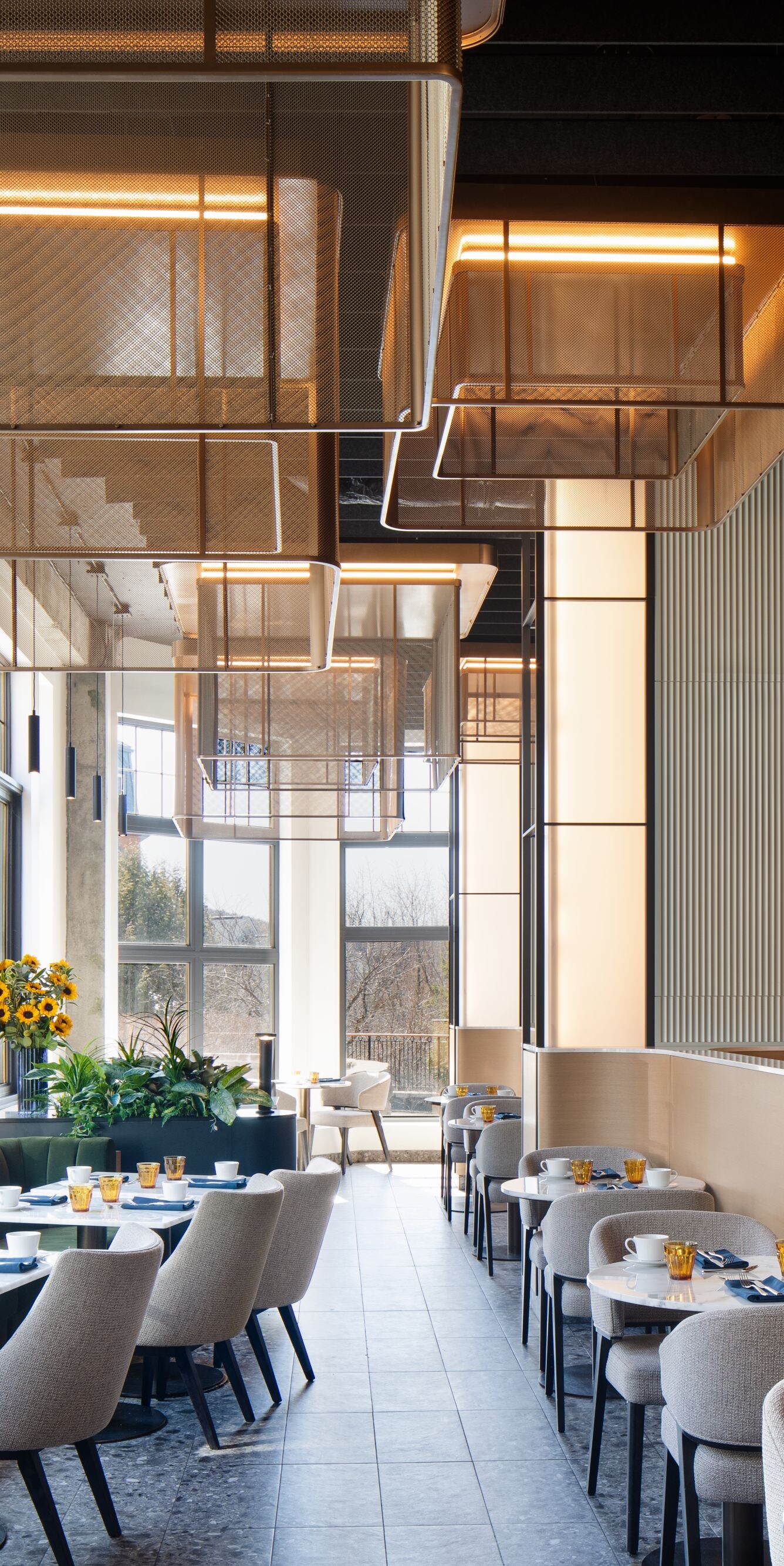 table, chaises et banquettes