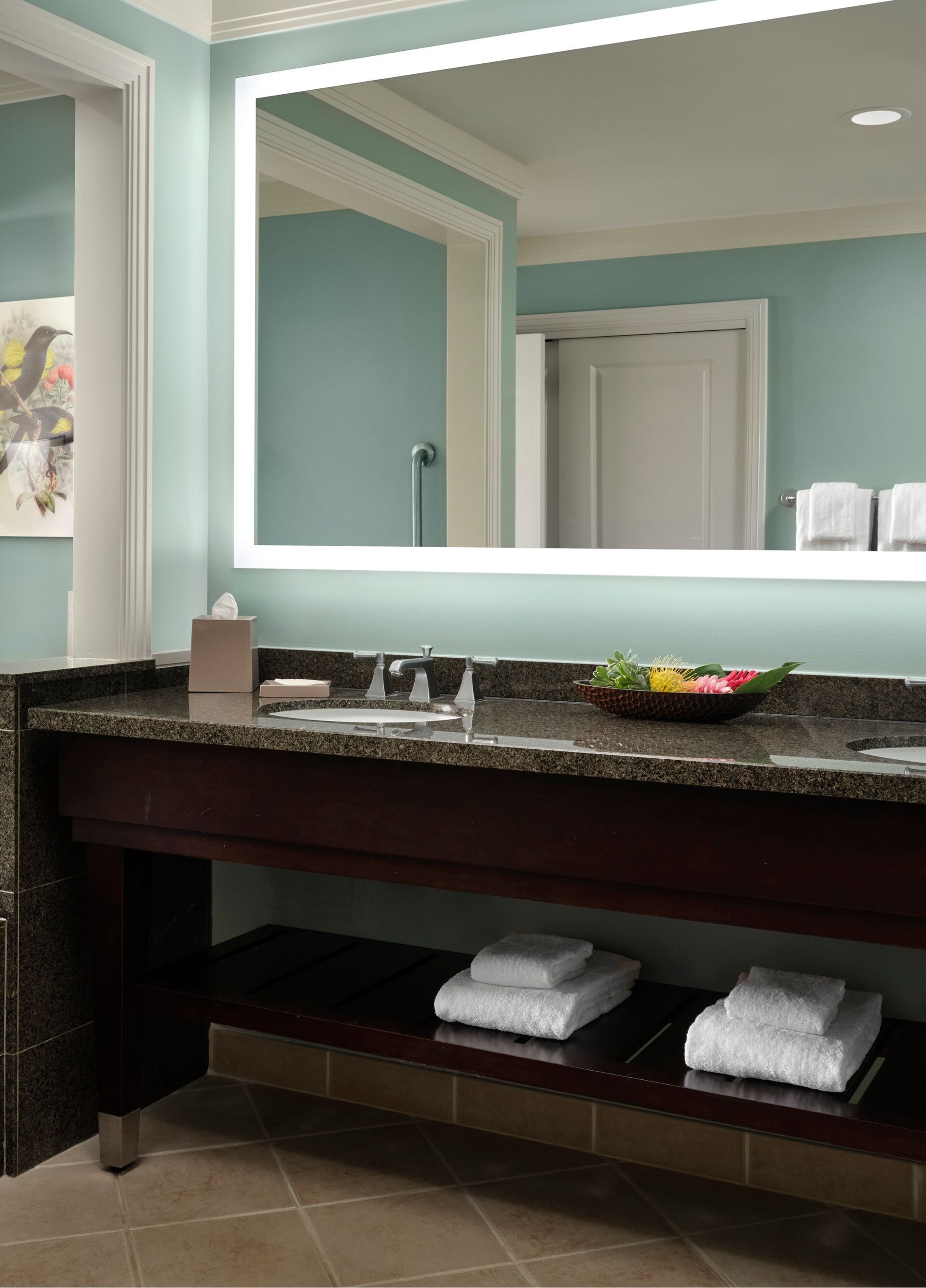 Double vanity and oversized tub