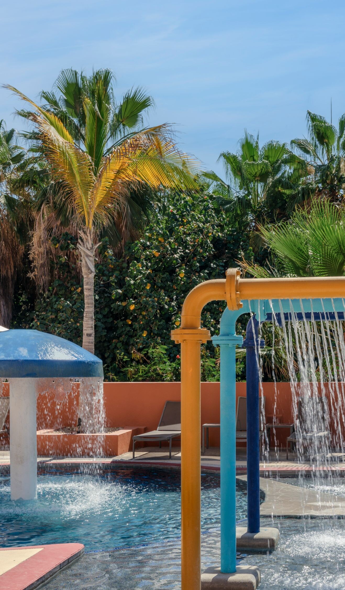 Splash pad and pool for children