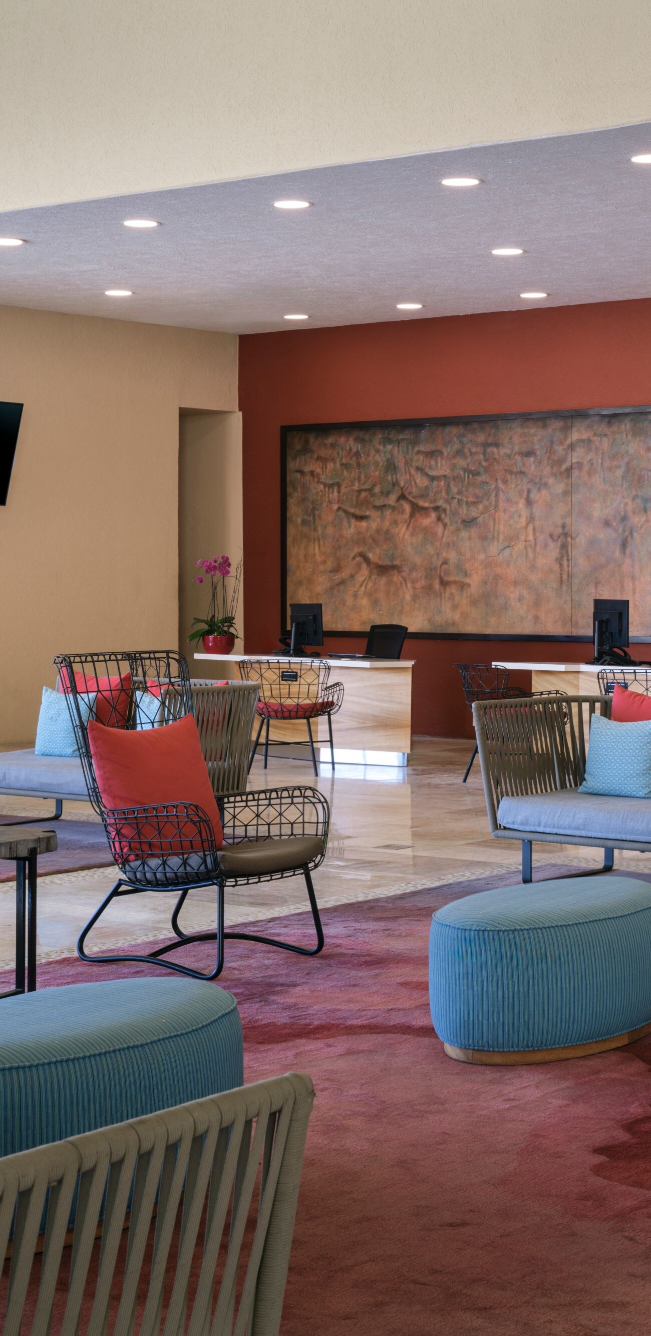 Zona de asientos del lobby en el interior