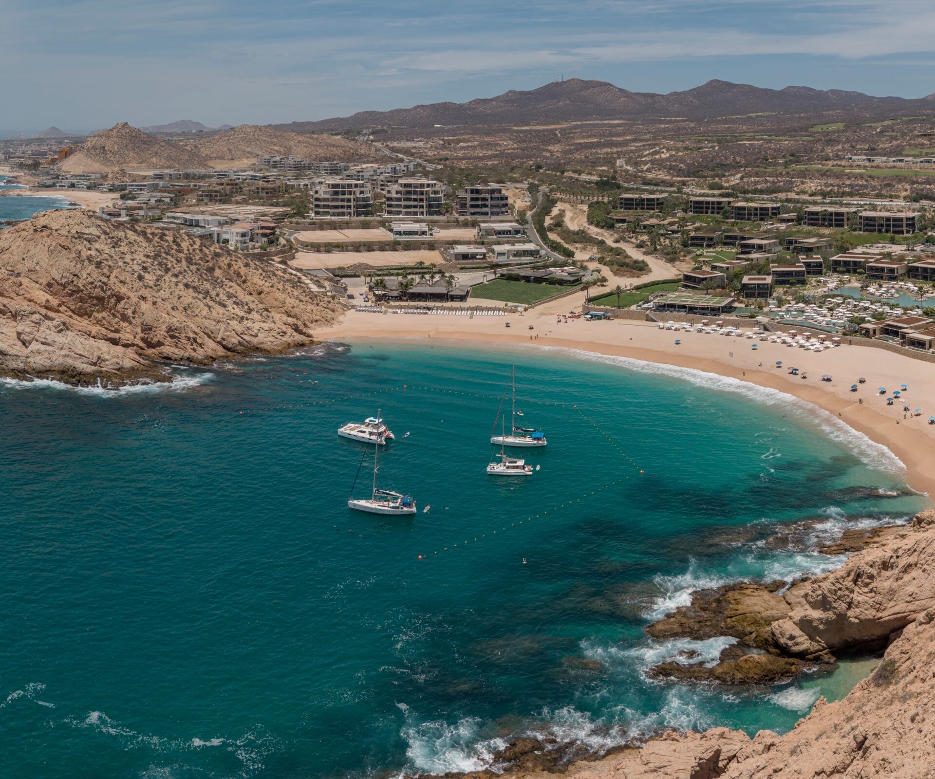 Vista aérea de la playa cerca del Westin Los Cabos Resort