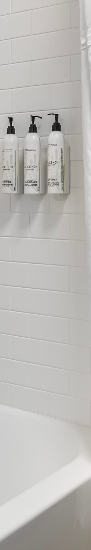 Double Queen Guest Bath