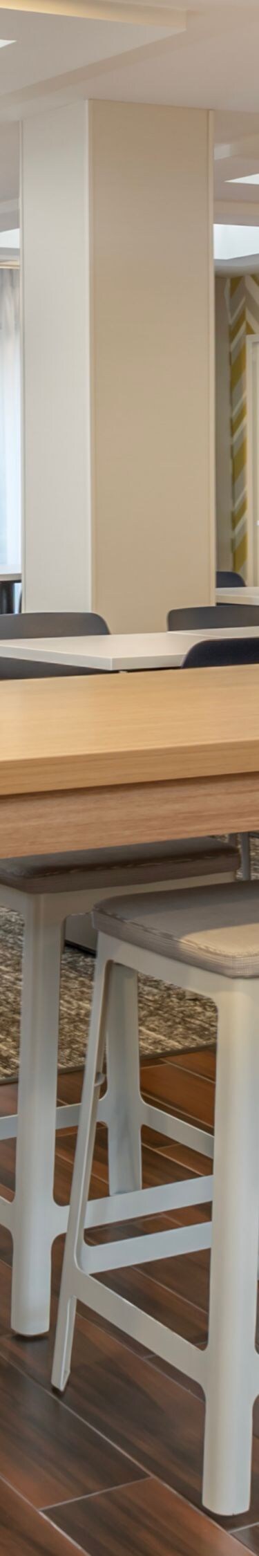 Breakfast Area Counter-Top Seating
