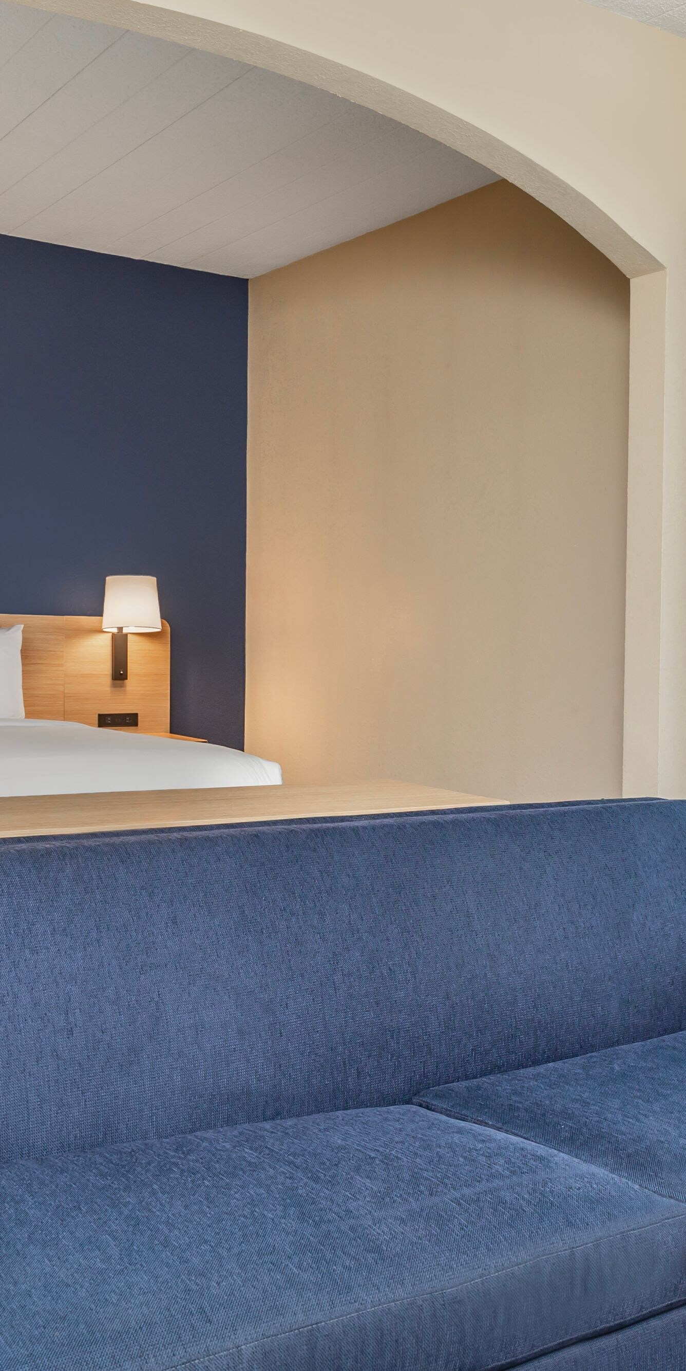 King Suite Bed and Sofa Seating