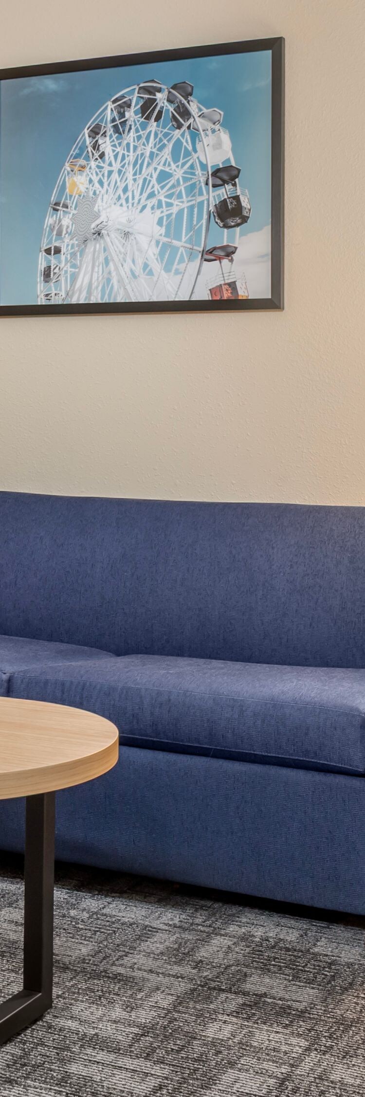 King Guest Room Entertainment Area with Sofa Bed