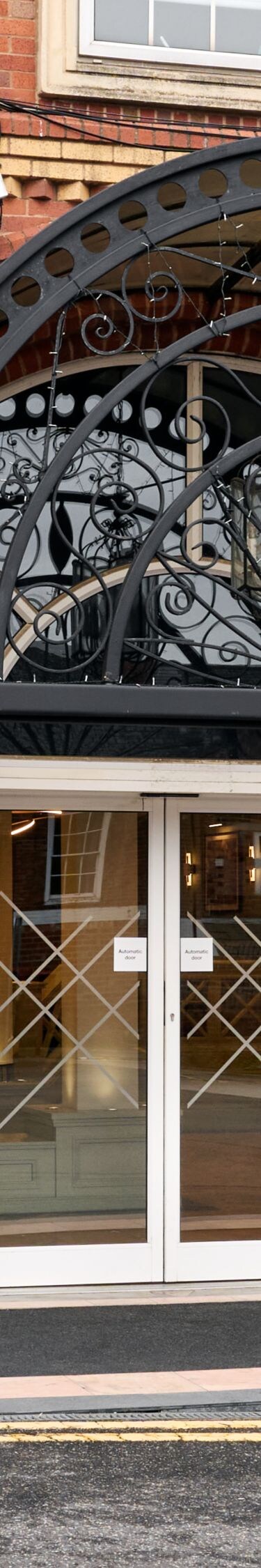 Front entrance to Four Points Flex Nottingham