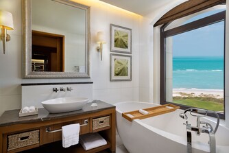 حمام غرفة متميّزة بمنظر للبحر - التفاصيل