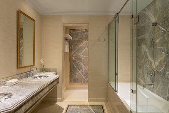 Royal Suite Bathroom