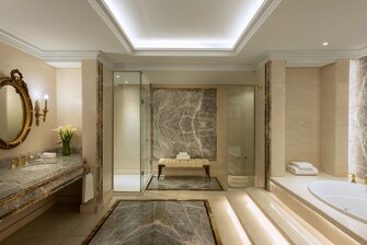 Royal Suite Master Bathroom