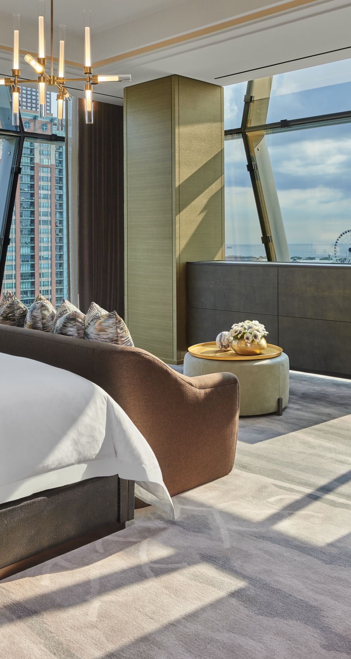 Luxury Hotel in Downtown Chicago