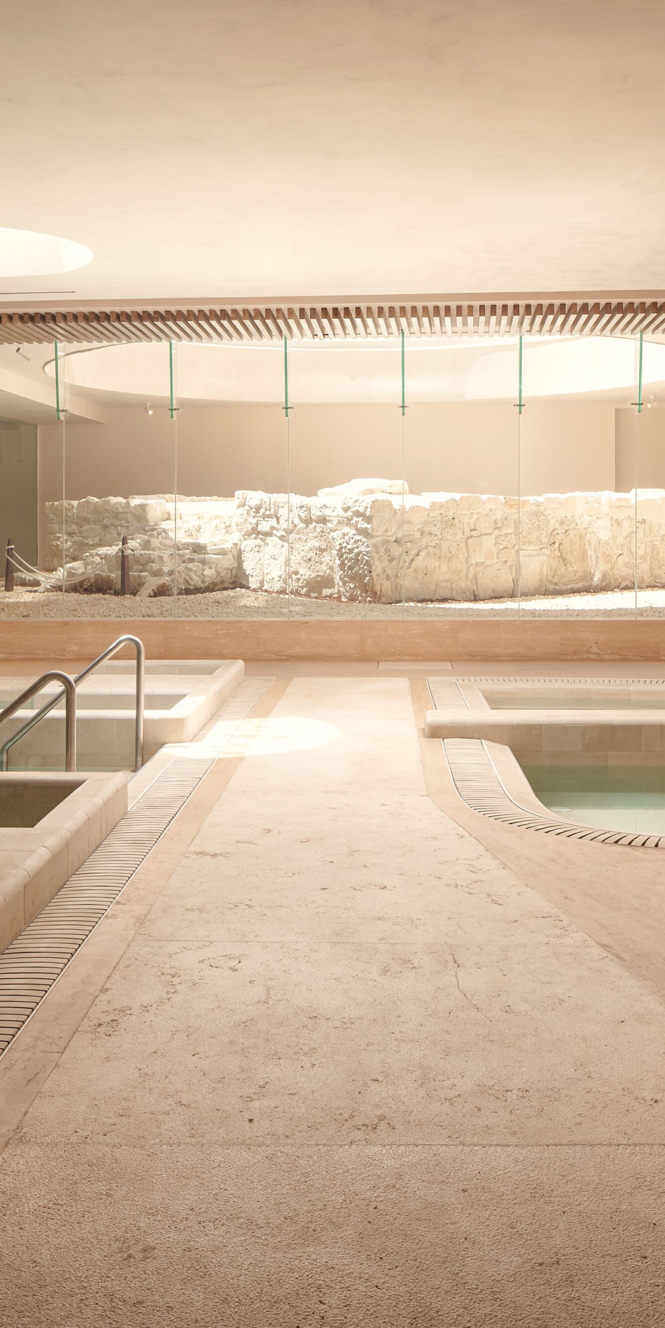 zona con una piscina de vitalidad