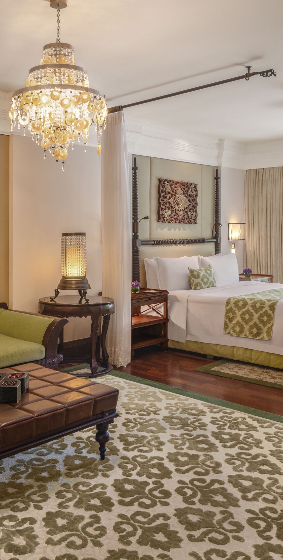One-Bedroom Pool Suite