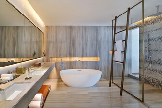 Royal Suite Bathroom