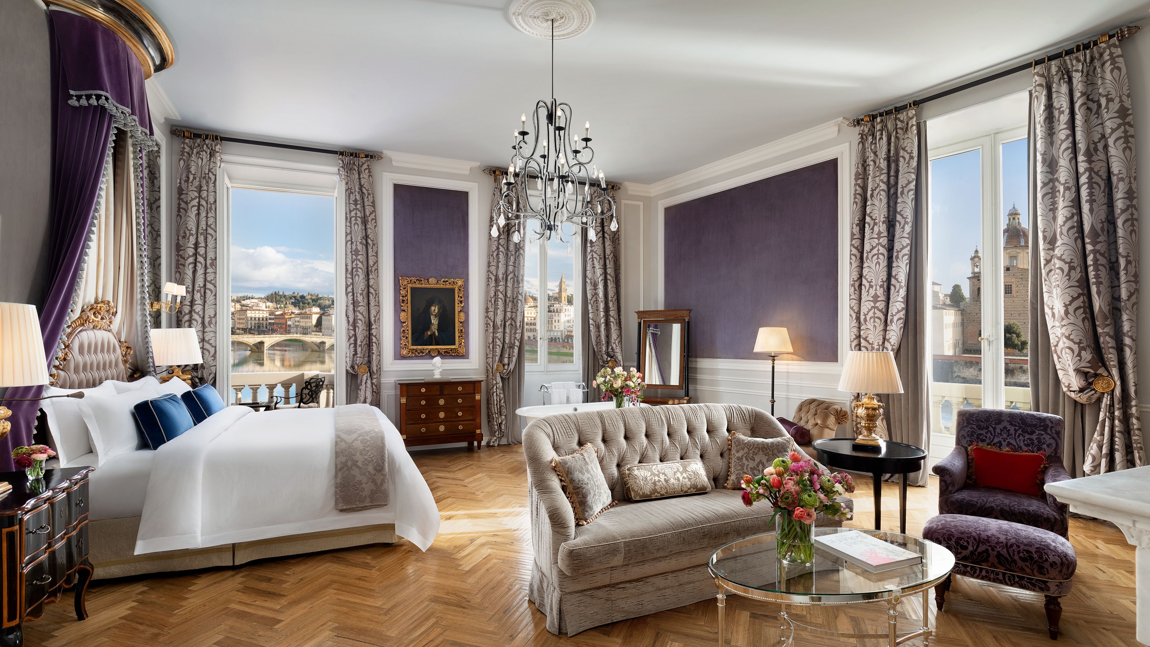 Florence: Elites get 20,000 bonus points per stay