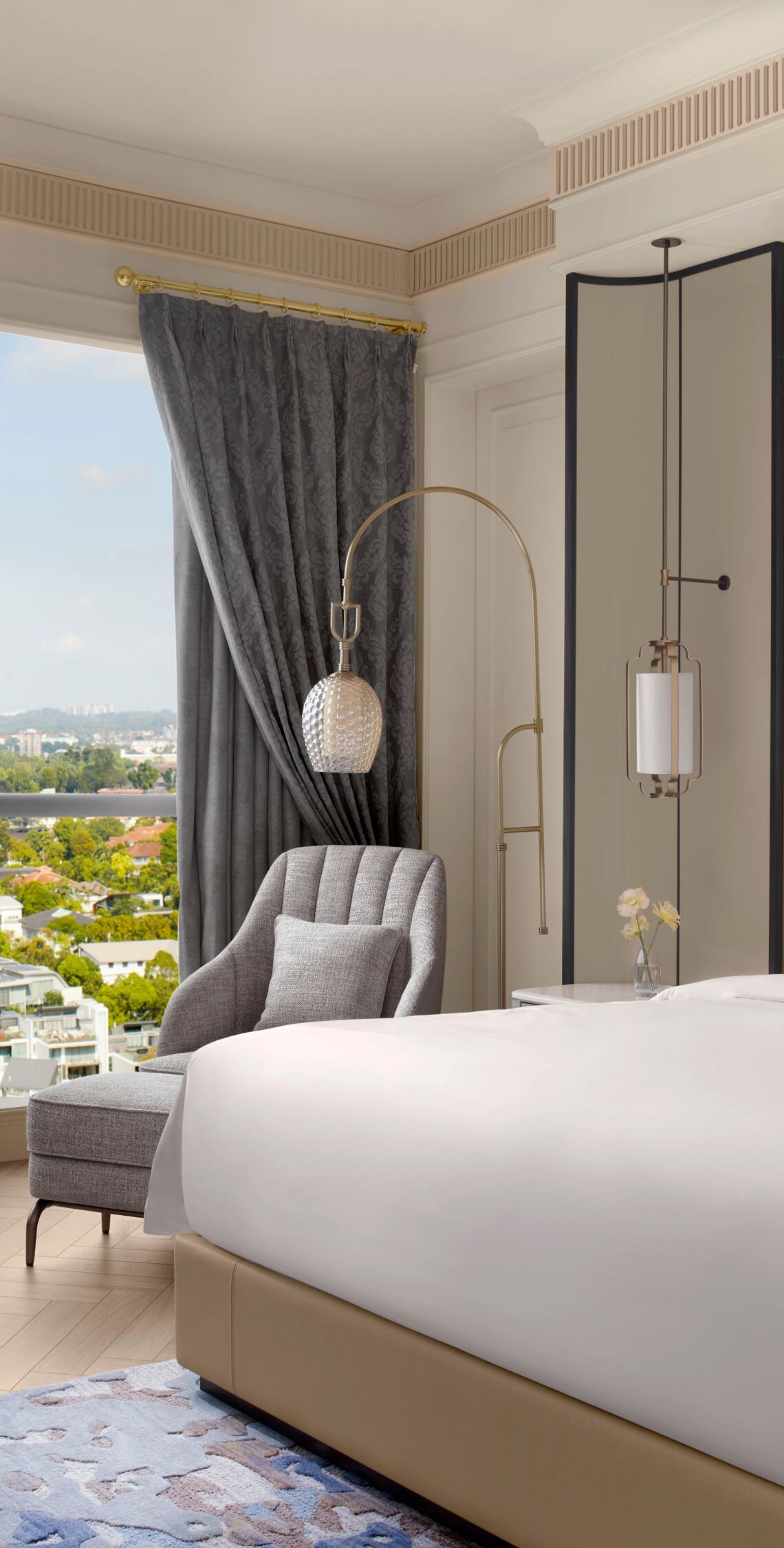 Astor Grand Deluxe King