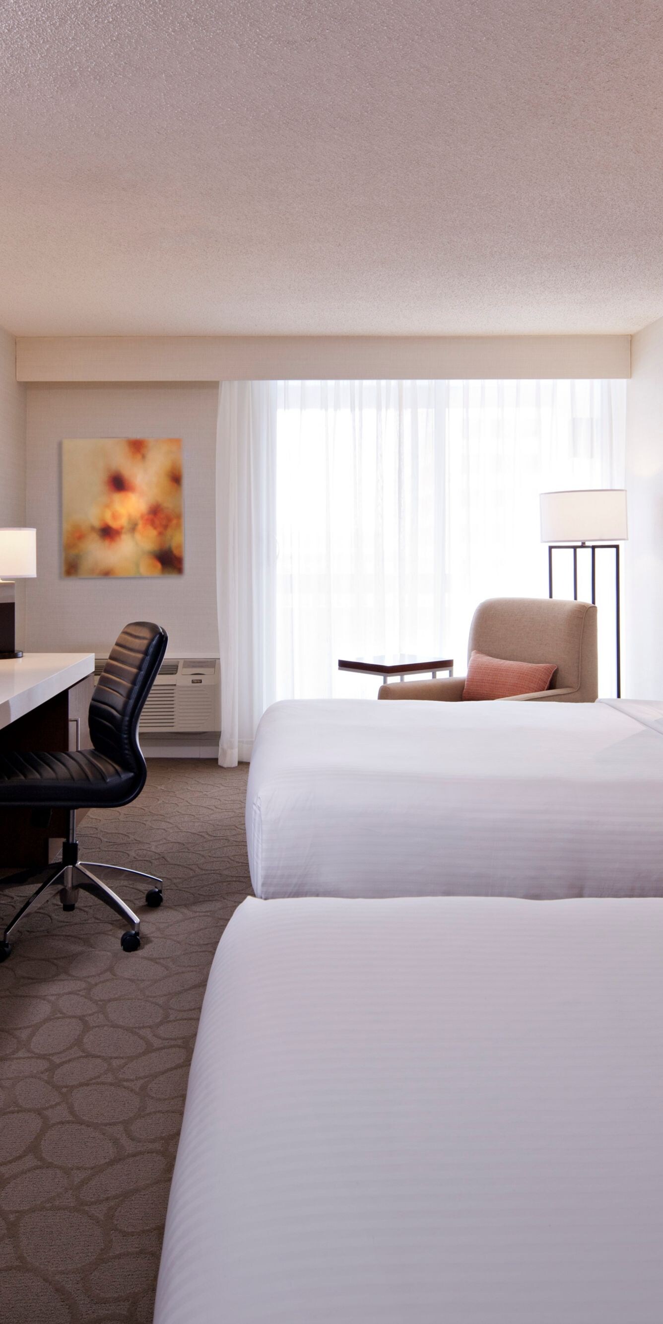Chambre avec deux lits queen size