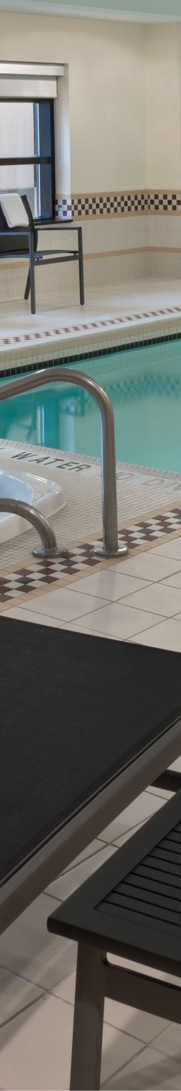 Piscine intérieure de l'hôtel de l'Entertainment District de Toronto