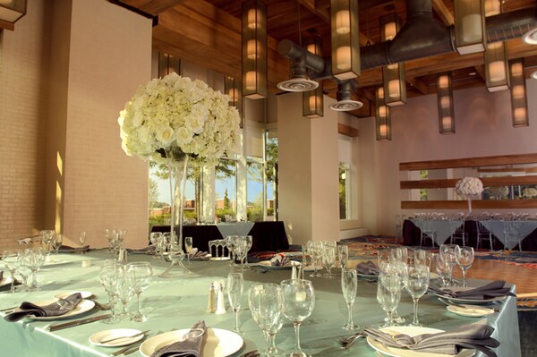 banquet setting - silverware, glassware and center piece