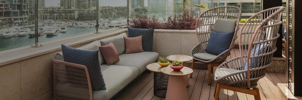 Balcón de la suite Ejecutiva Premiere en el Grosvenor House, Luxury Collection Hotel, Dubai