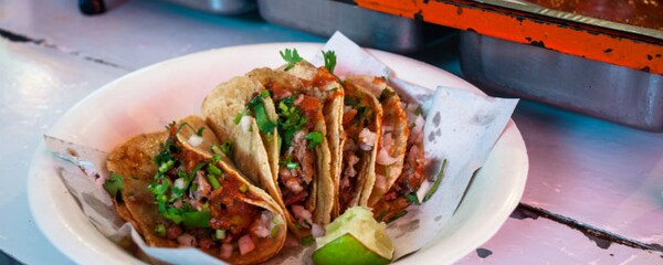 Los famosos Tacos, que se pueden encontrar en miles de puestos callejeros en la ciudad de México