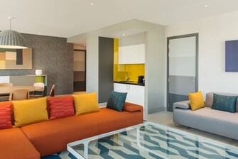Breezy Suite - Living Room