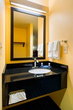Allentown PA hotel bathroom