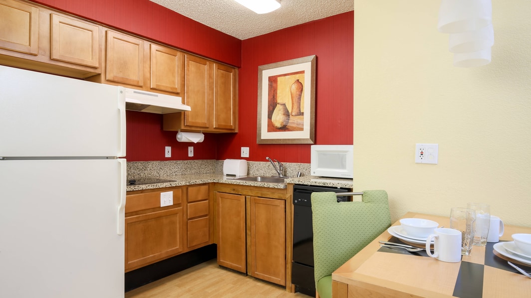 Suite accesible con cocina en hotel de Albuquerque