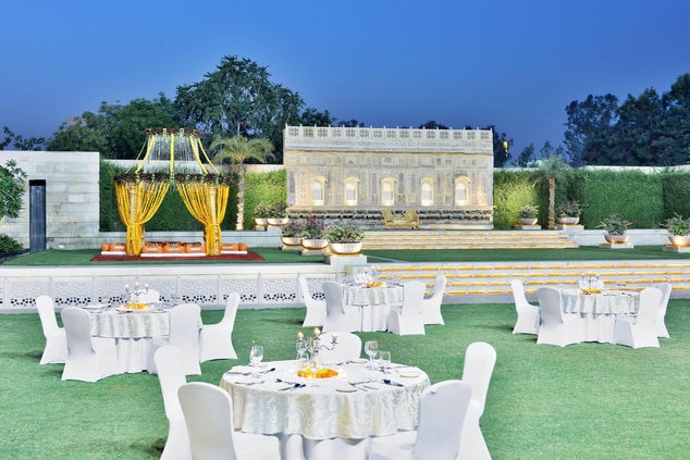 Agra hotel outdoor wedding venue