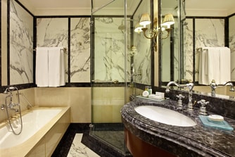 Single Vanity Bathroom with Bath & Shower