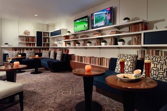 Intimate Lobby Lounge