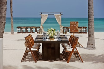 Montaje para bodas en la playa del hotel Marriott en Aruba