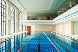 نادي رياضي - حمام سباحة قياسي