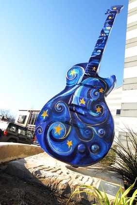Gibson Guitar Statue