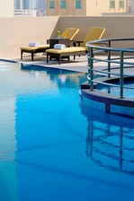 حمام سباحة جناح فندقي بالبحرين