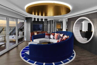 Extreme WOW Suite - Living Room
