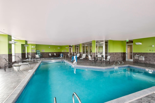 Bellingham hotel indoor pool