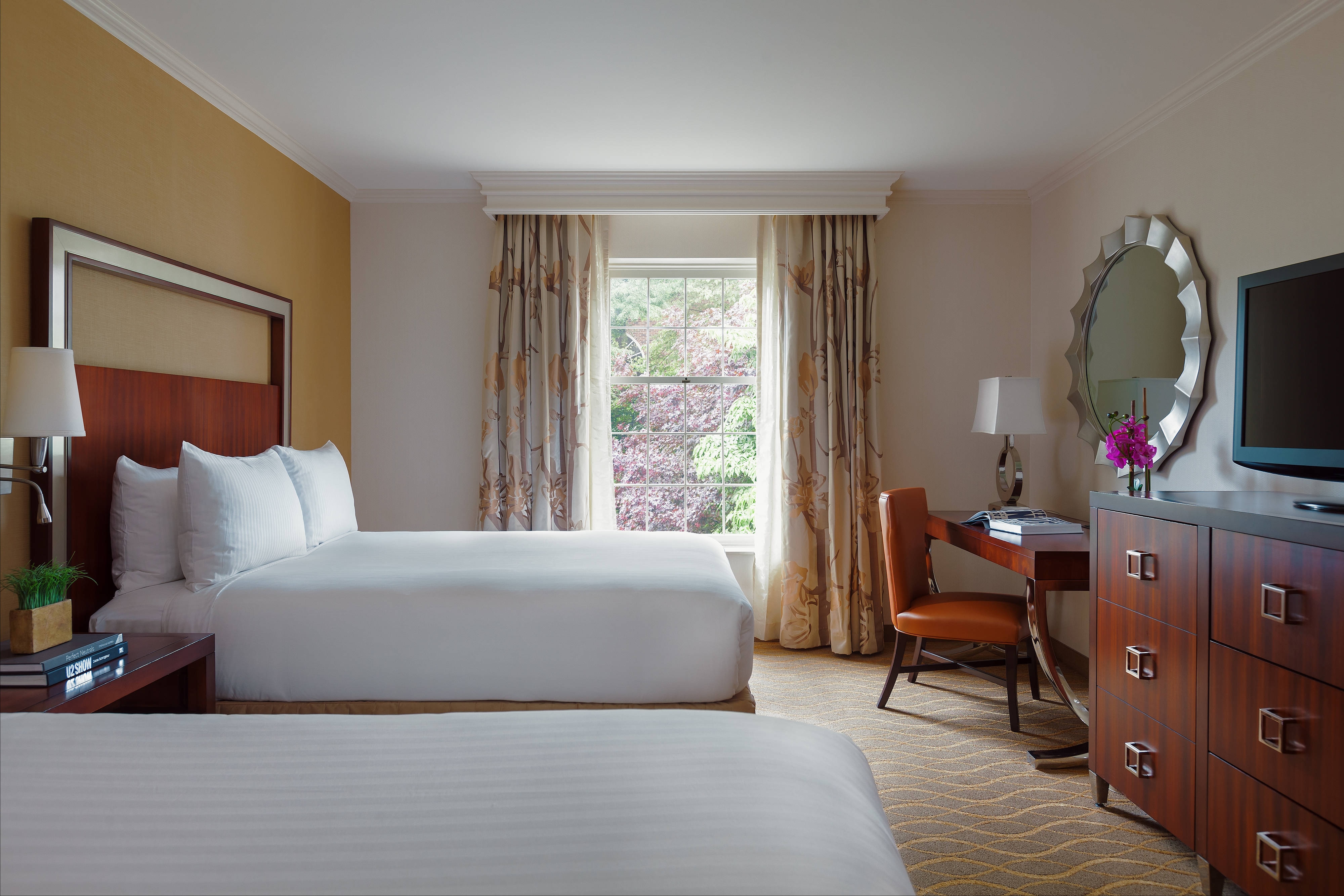 Hotel Rooms in Nashville, TN | Gaylord Opryland Resort ...
