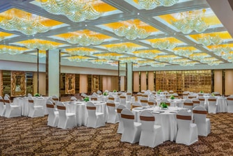 The Imperial Hall featuring round Table Setting