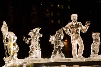 Escultura de hielo el día de Año Nuevo