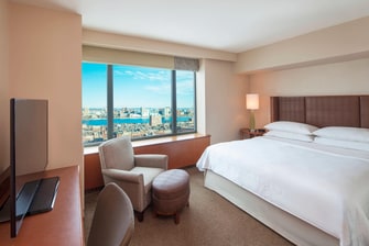 North Tower King Guest Room - Charles River View