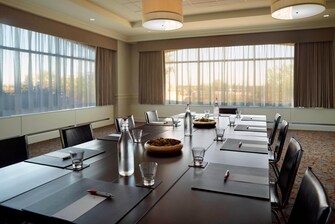 Experience the seamless and successful meeting with the help of our meeting professionals.