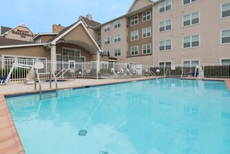 Baton Rouge Hotel Outdoor Pool